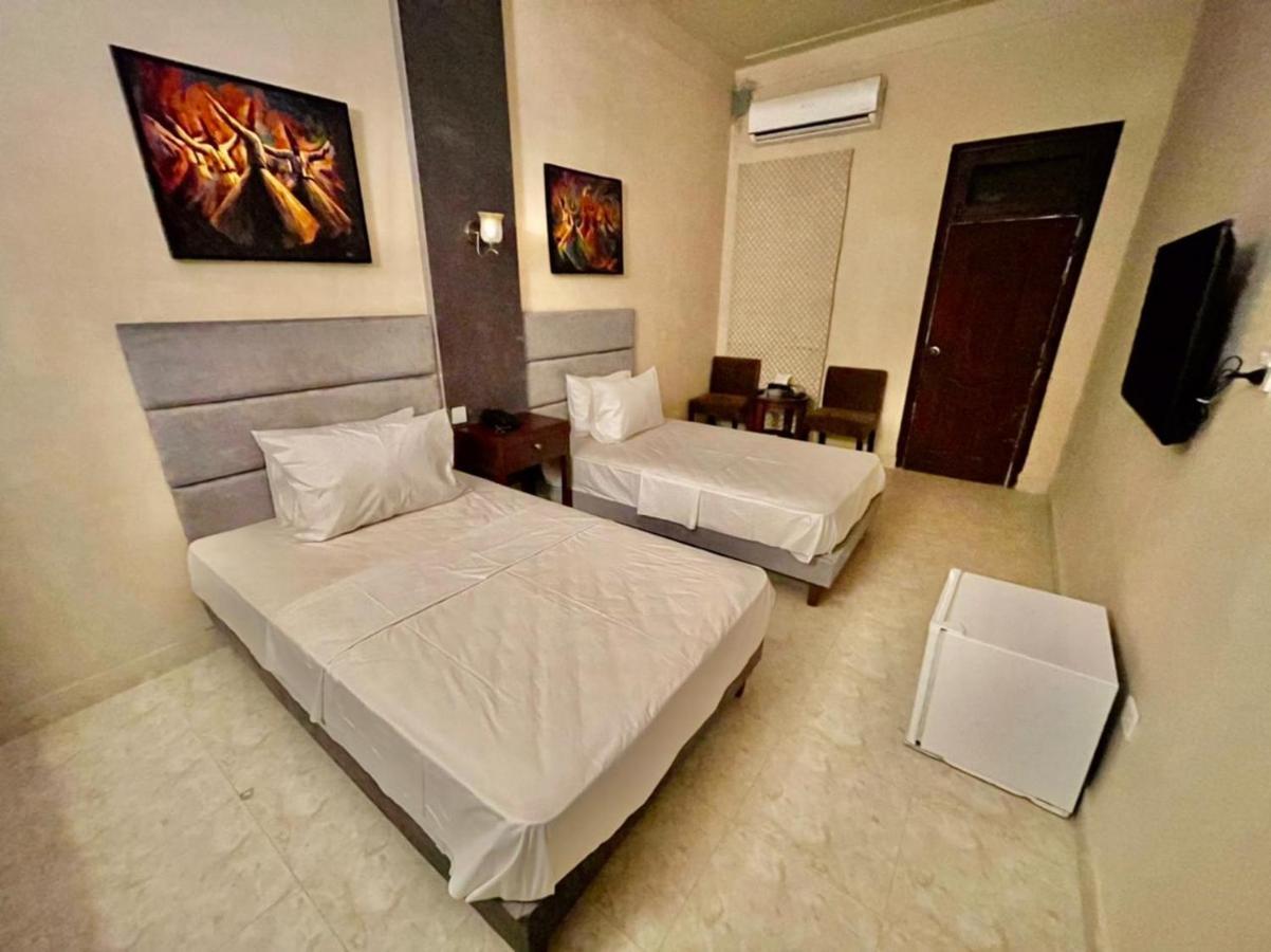 Shelton Hotel Mardan Exterior photo