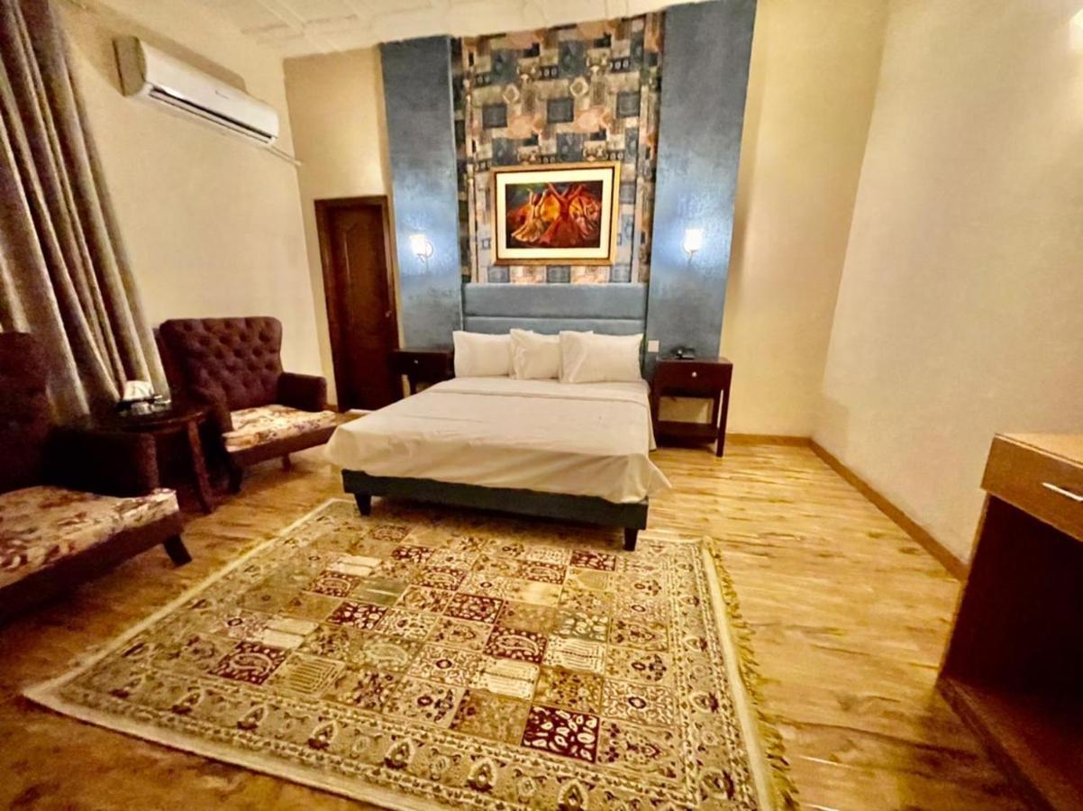 Shelton Hotel Mardan Exterior photo